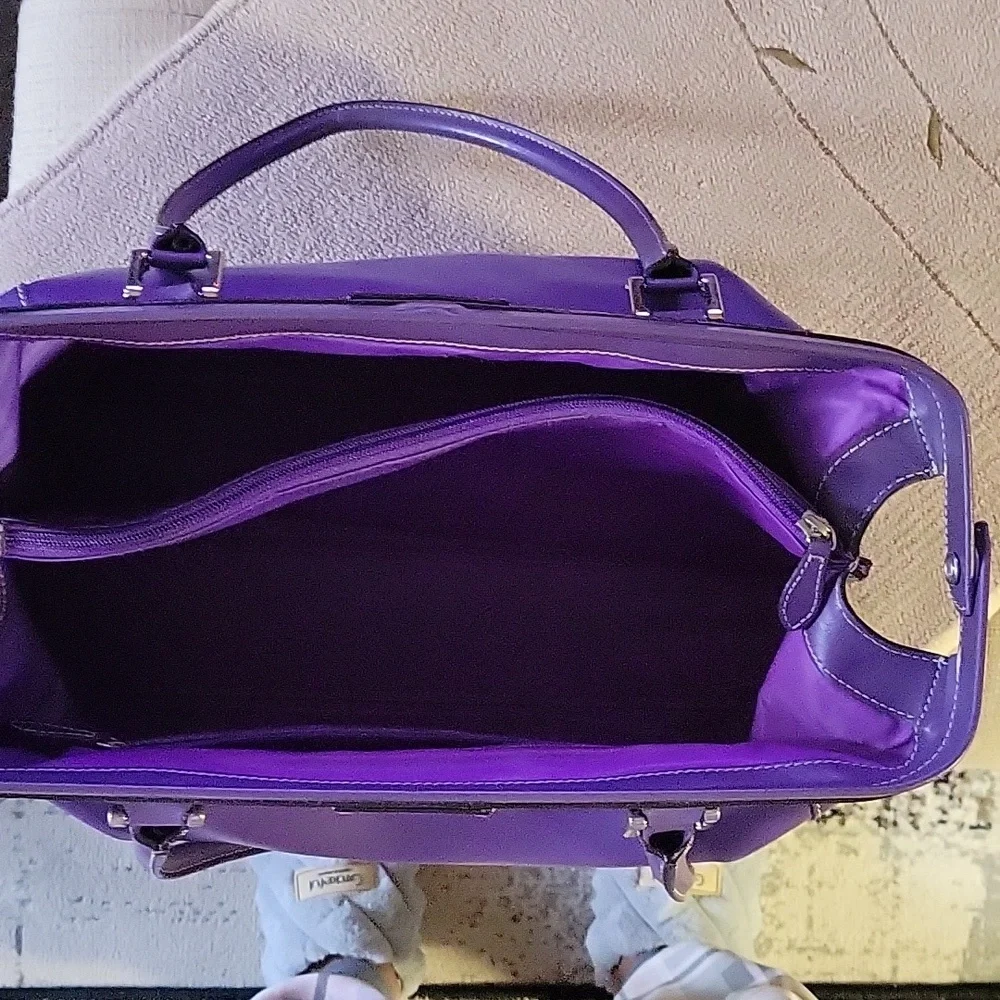 Handbag - Picture 2 of 4